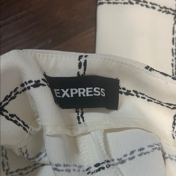 Express High Rise Checkered White Pants - Wide Leg 2R/2R - Picture 2 of 9